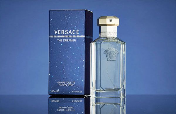 Thiết kế chai nước hoa Versace The Dreamer 100ml nhẹ nh&agrave;ng, tinh xảo